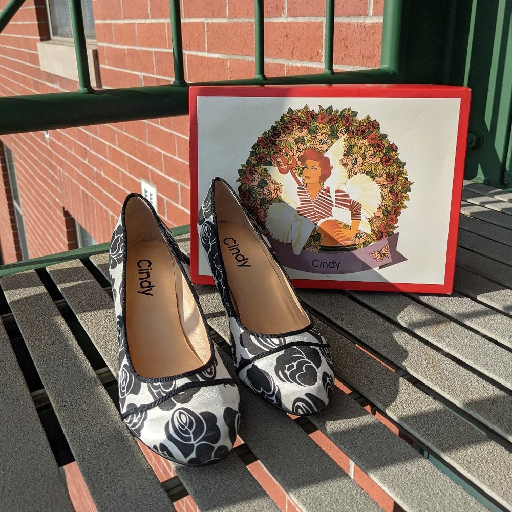 Cindy "Ivana" Black & Ivory Floral Heels